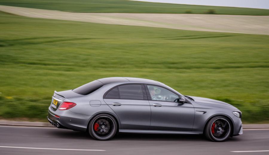  Mercedes-AMG E63 S 4Matic+ 2017 года  (UK) (фото 28 из 40)